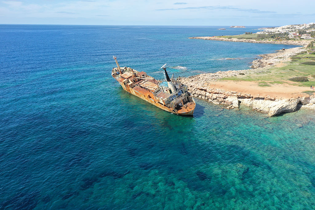 edro-iii-wreck_01.jpg